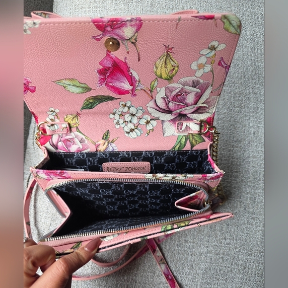 Betsey Johnson XL 3 Pocket Wallet Purse Floral Print - Picture 9 of 16